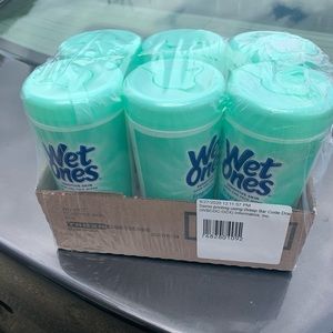 6 40ct pack WET ONES  sensitive skin total 240